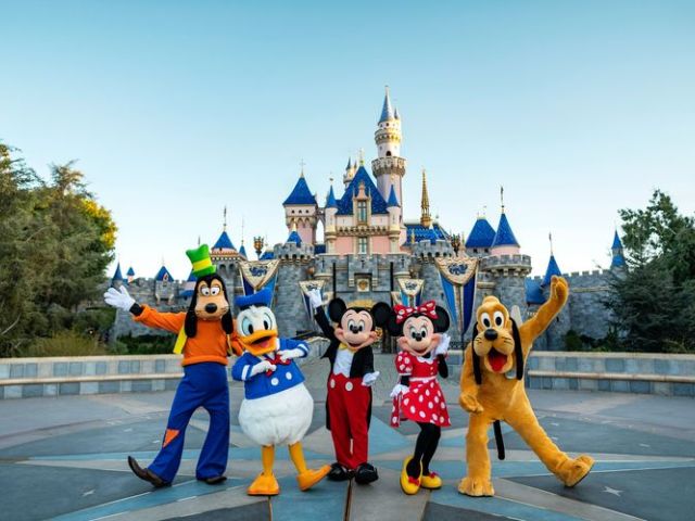 Paris & Disneyland Turu Türk Hava Yolları ile 4 Gece (Giriş Bileti Dahil)
