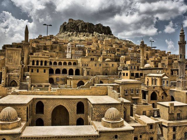 İstanbul Çıkışlı Uçaklı Butik Şanlıurfa Mardin Diyarbakır Turu 2 Gece Otel Konaklamalı (1 Mayıs Özel)