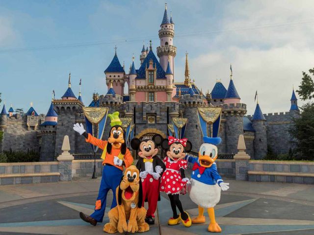 Paris & Disneyland Turu Türk Hava Yolları İle 3 Gece (CDG-CDG)
