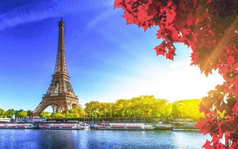 Romantik Şehir Paris Turu Ajet Hava Yolları İle 3 Gece (Pazar - Çarşamba)