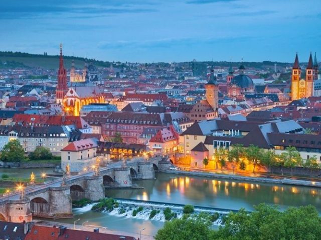 Elegant Noel Pazarları Turu Türk Hava Yolları İle 3 Gece (Ekstra Turlar Dahil) (ZRH-BSL)