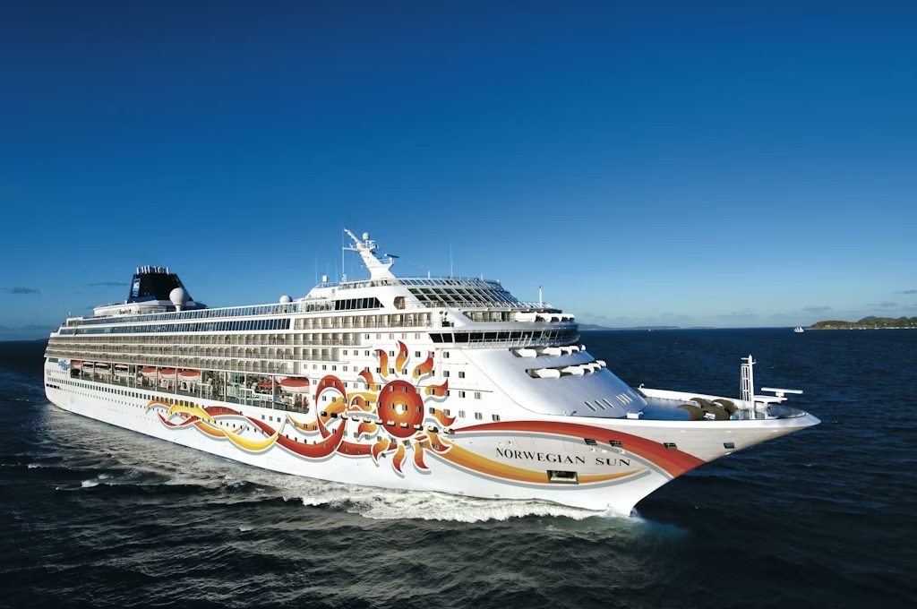 Norwegian Sun ile Büyük Baltık Başkentleri Turu Pegasus Hava Yolları ile 9 Gece